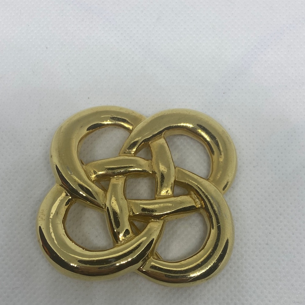 Gold Interlocking Knot Pin Brooch - Women's Accessory